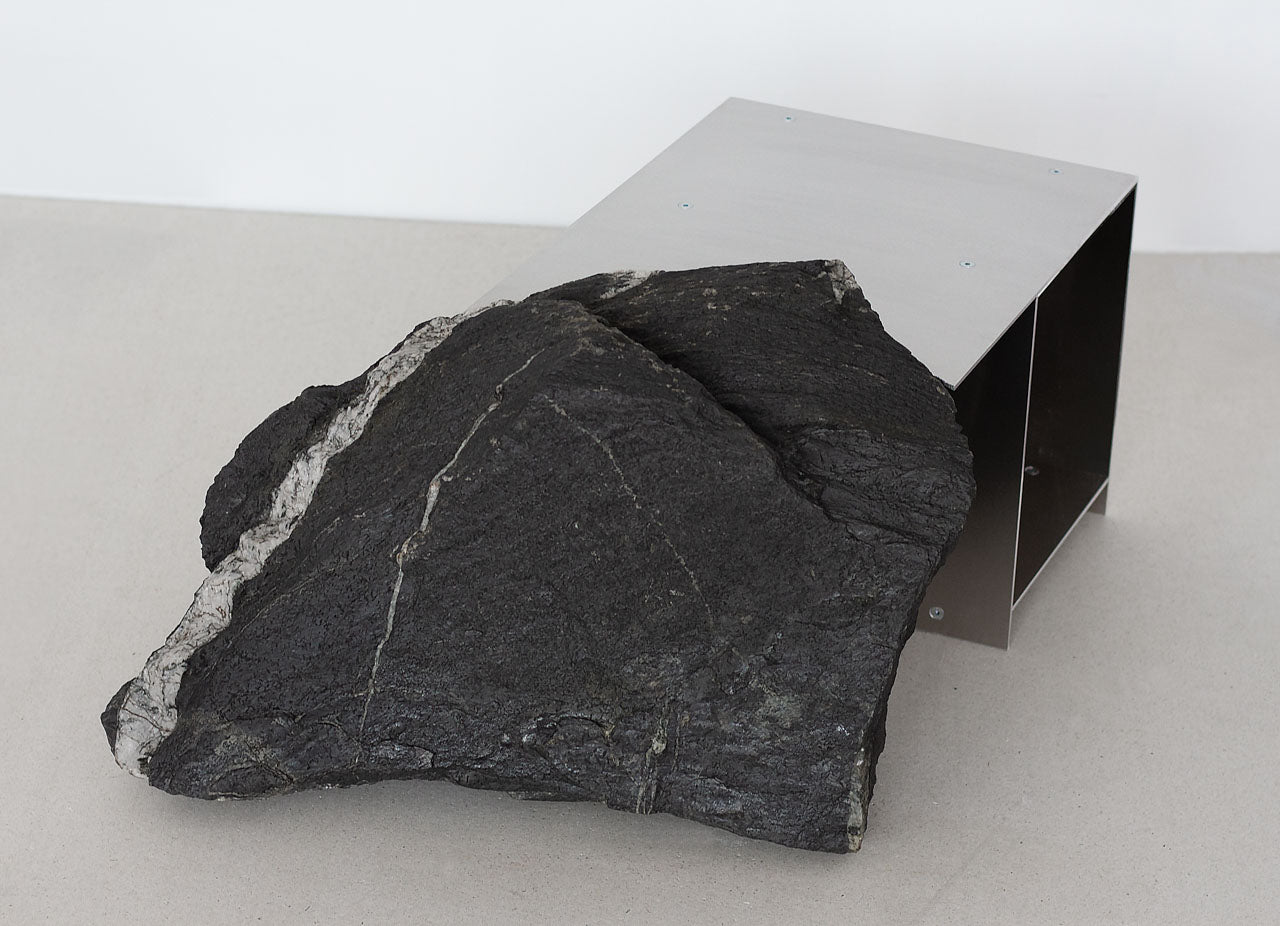 Merge side table, black freckle stone - Jakub Kubica